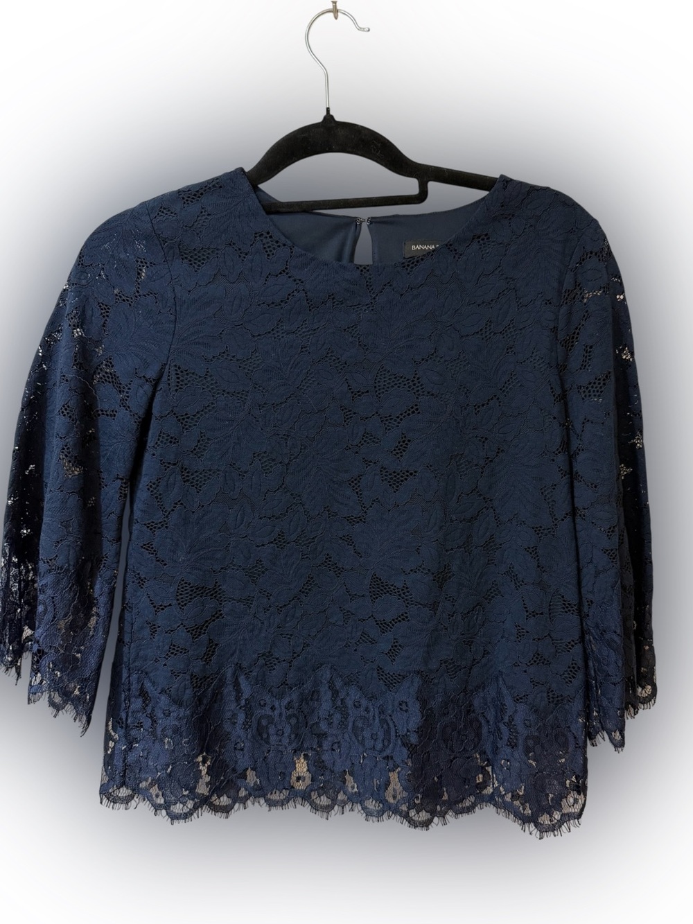 Banana Republic Dark Navy Lace Blouse with Scalloped Hem size XS